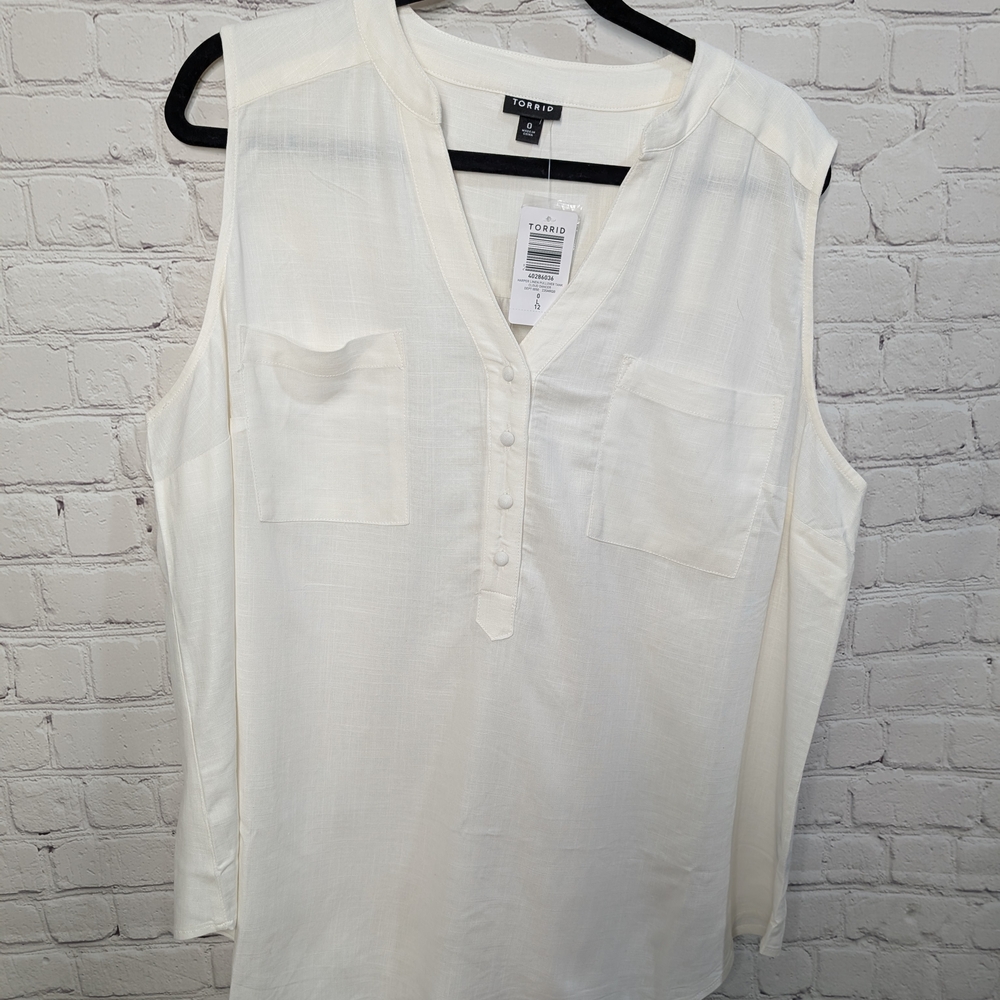 Torrid Women's White Sleeveless Top